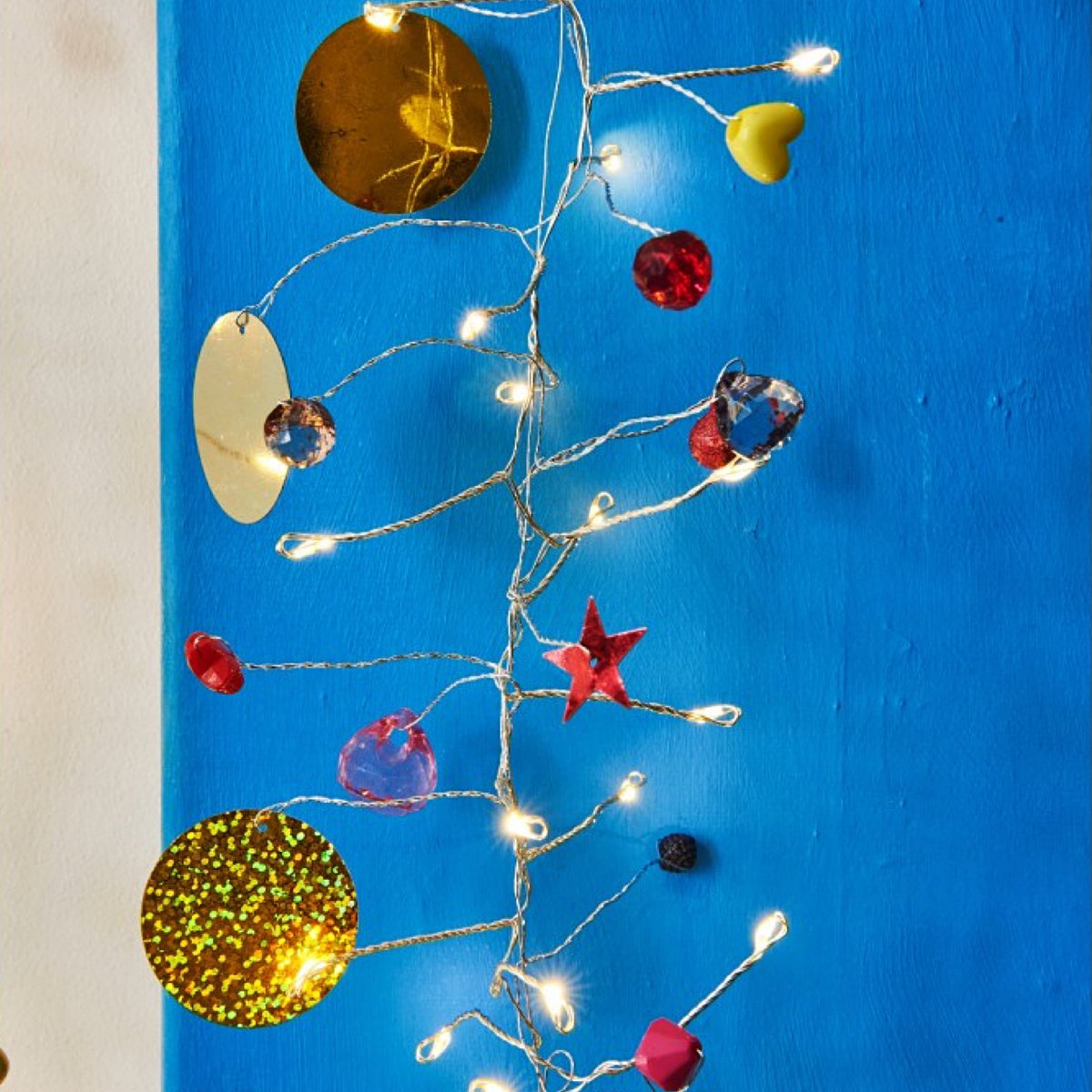 Ooo_ThatsNice's tweet image. * Best Seller / Back in Stock: Folklore Fairy Lights *
👉 ooothatsnice.co.uk/folklore-fairy… ✨

Add some magic your home with this beautiful #lightstring. Hang it on the wall or wrap it around a mirror or picture frame!

#FairyLights #Folklore #LightDecorations #GiftIdeas #OooThatsNice