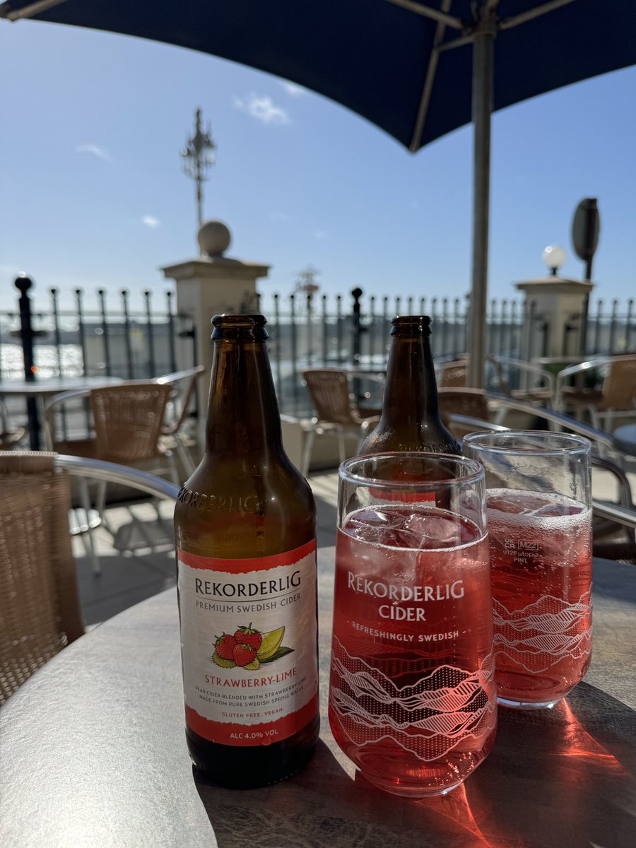 Sunny seaside ciders ☀️🍺 #brighton #sunshine #bbcweather