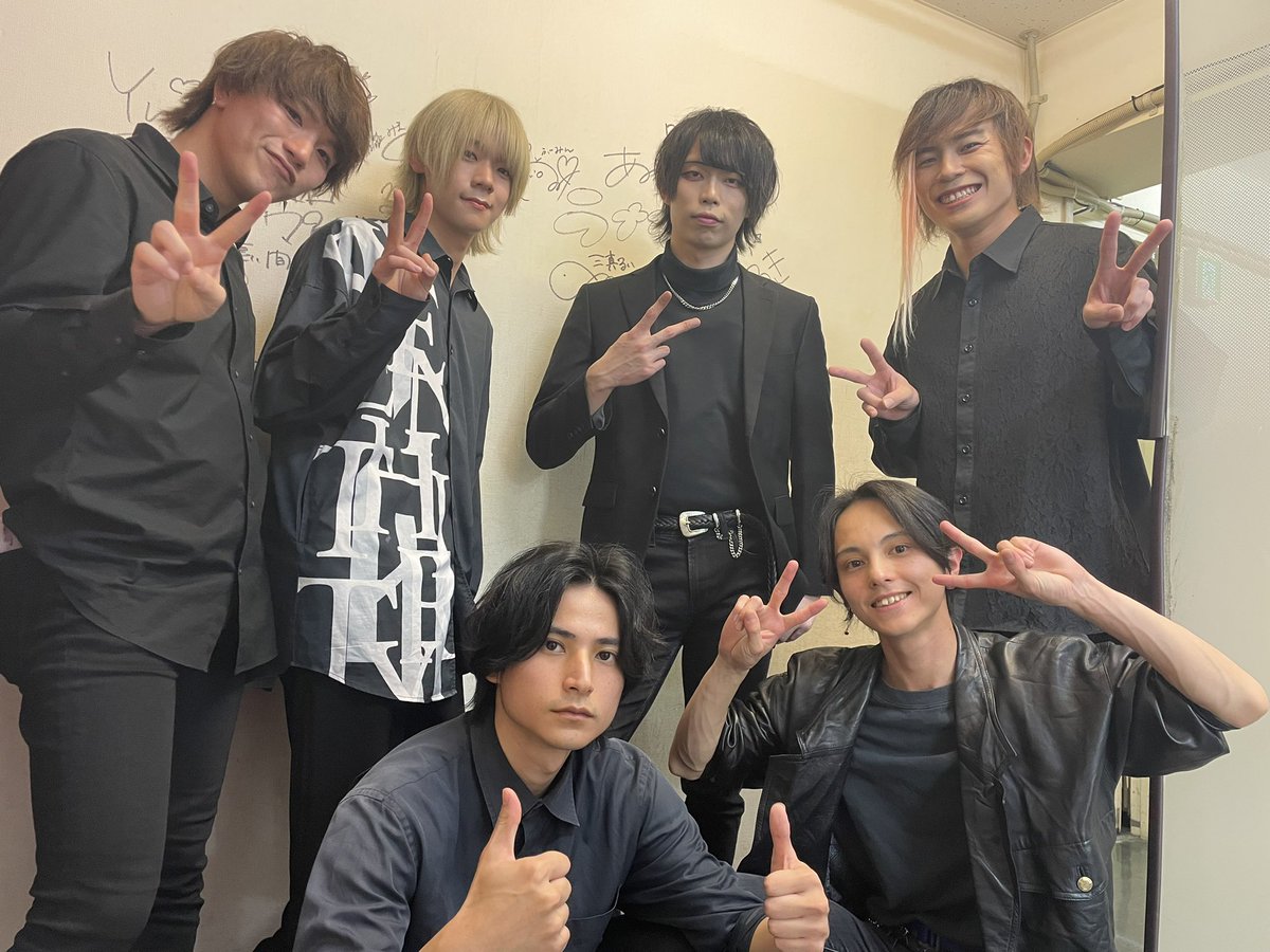 FlyN_official's tweet photo. 本日は我らが社長、けいたんさん(@rabkeitan )のお誕生日でした！
東���新宿にて行われた #けいたん生誕祭2024  にてお祝いのパフォーマンスをさせていただきました！

改めましておめでとうございます！
そして沢山お話してくださったクリエイターの皆様も本当にありがとうございました！ https://t.co/uMKHPGggG6