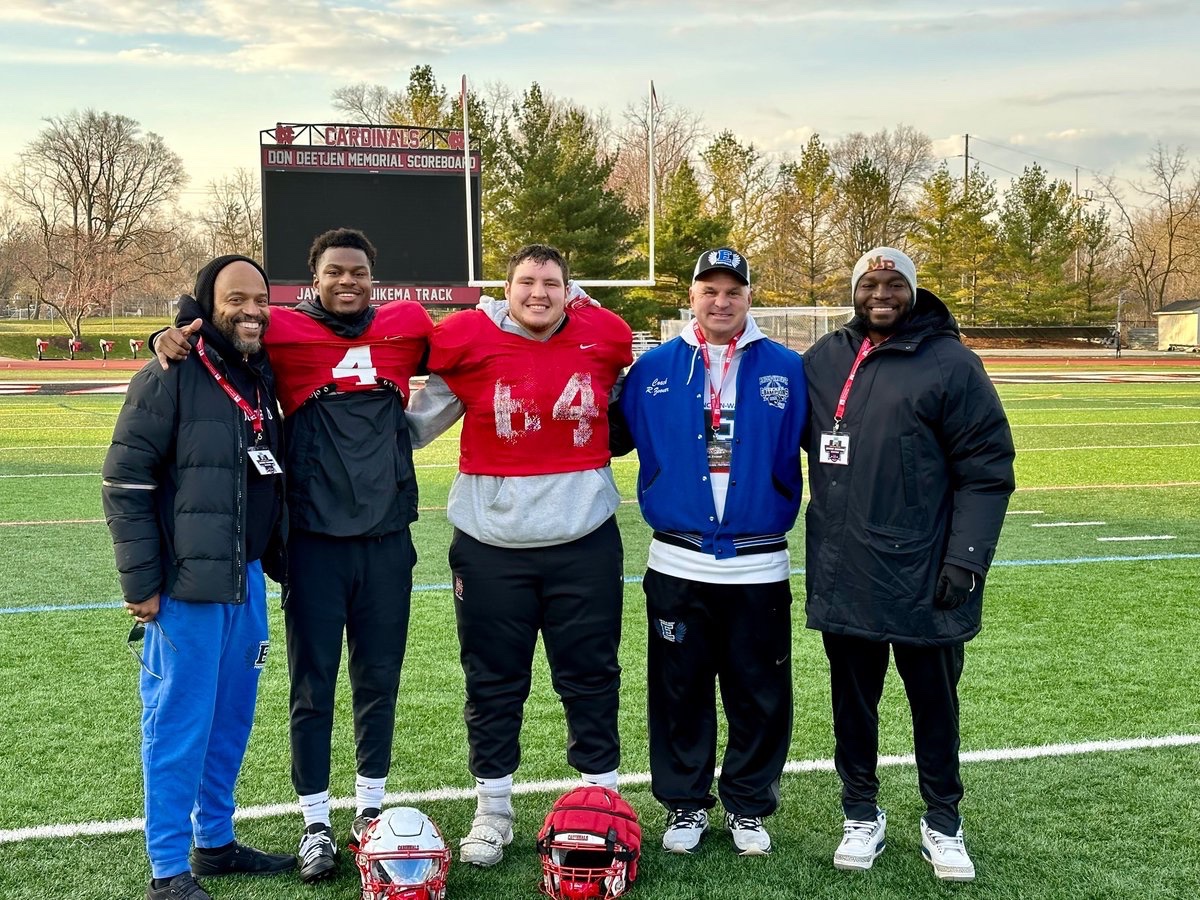 Great morning at North Central College Football practice! Lincoln-Way East in the house: L to R Dwayne Pierre-Antoine, Mason Pierre-Antoine, Alex Knaperek, Rob Zvonar, Debo Olaleye @CoachSpence_NCC @CoachDierking