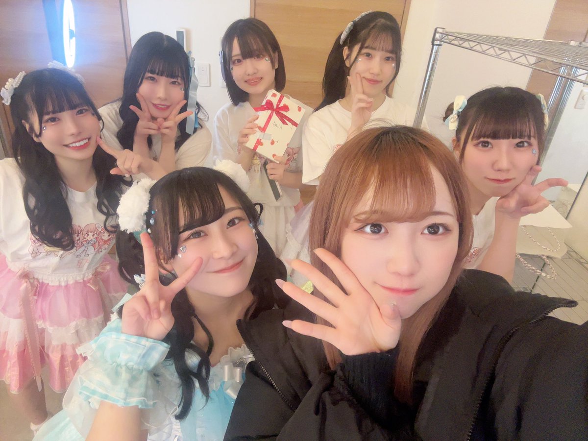 ふうあちゃんの卒業ライブ見に行ってきました！！

最初のソロから可愛すぎてうるうる🥲
ふうあちゃんのアイドル姿見納めできてよかったほんとに😭🫶🏻
ご卒業おめでとうございます😭