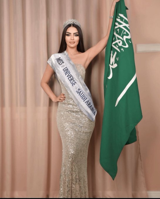 لماذا لا تغير #السعودية
علمها، أو تمنع استخدامه في مثل هذه المواقف الغير مناسبة. 
#امطار_المدينه
#يوم_الجمعة 
#القبض_على_البيدوفيلي_شفتال