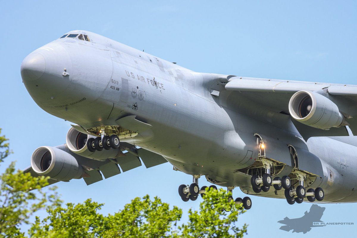 SR_Planespotter's tweet image. C-5M Super Galaxy 86-0017 as &quot; UHAUL22 heavy &quot; having fun in the pattern at KCNW
