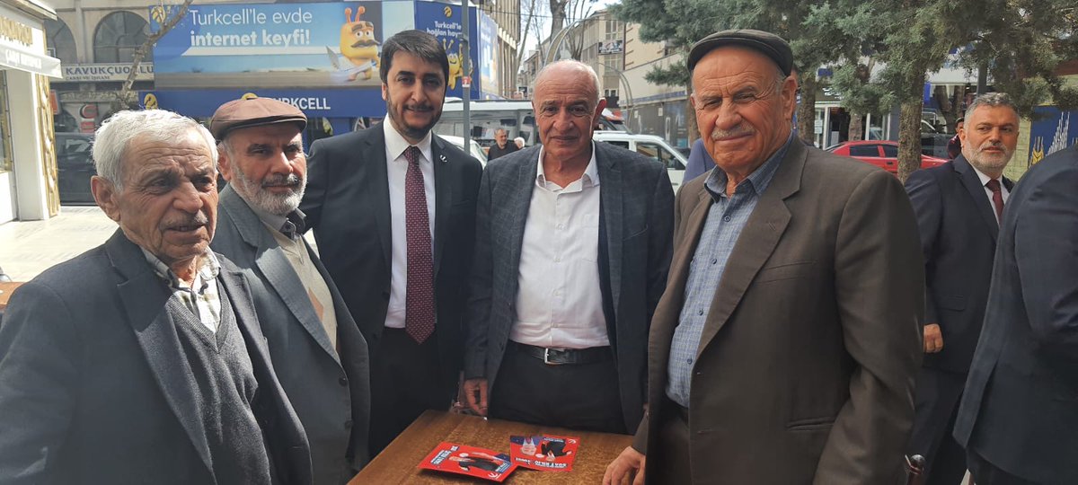 Yeniden Refah Partisi Genel Başkan Yardımcımız Fatih Öztek Beyefendi ile birlikte esnaf ziyaretlerini sürdürüp MAZERET değil HİZMET belediyeciliği sözünü verdik.