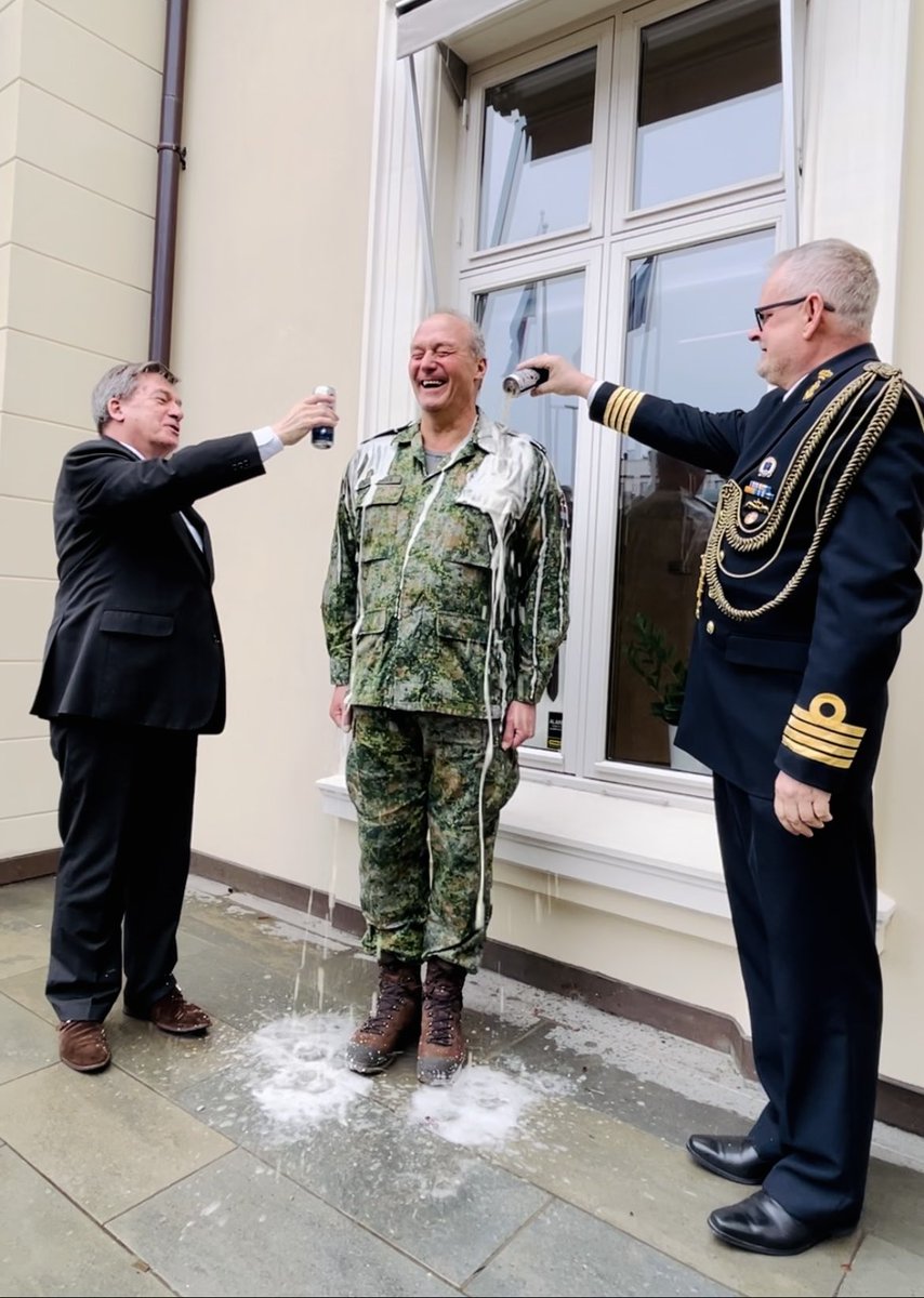 EMutsaars's tweet photo. Dutch Embassy Oslo 🇳🇴, in the name of our Defence Minister, by Dutch Nordic Defence Attaché KTZ Herman De Groot and Ambassador John Groffen promoted to MAJMARNS(SD). The promotion ceremony took place, as usual at the Royal Navy, with official texts and appropriate speeches. #CZSK https://t.co/gHJ19h8dL4
