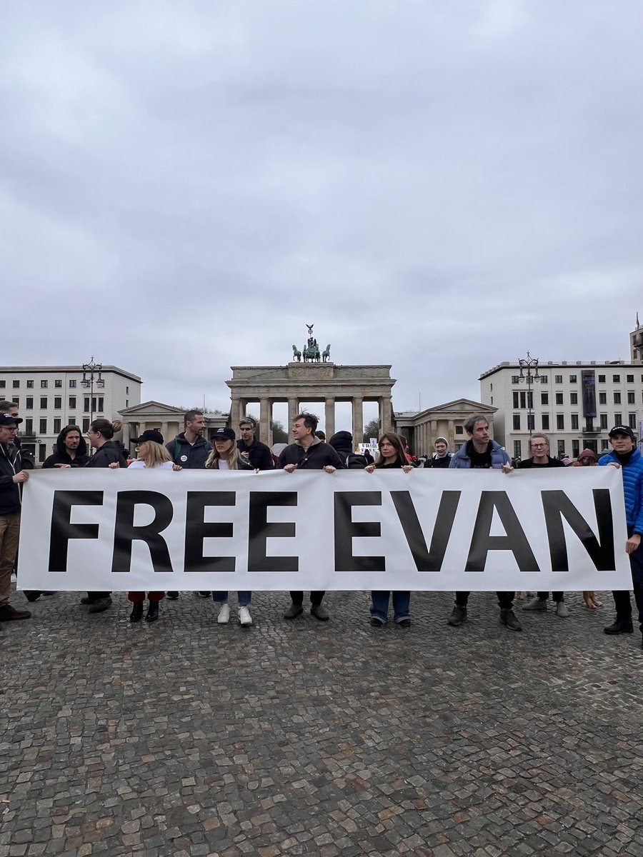 Evan’s friends, colleagues and supporters gathered in Berlin today to mark the grim anniversary of his unjust detention. Awful that he has missed an entire year of reporting trips, dinners with friends and precious time with his family. wsj.com/world/russia/e…