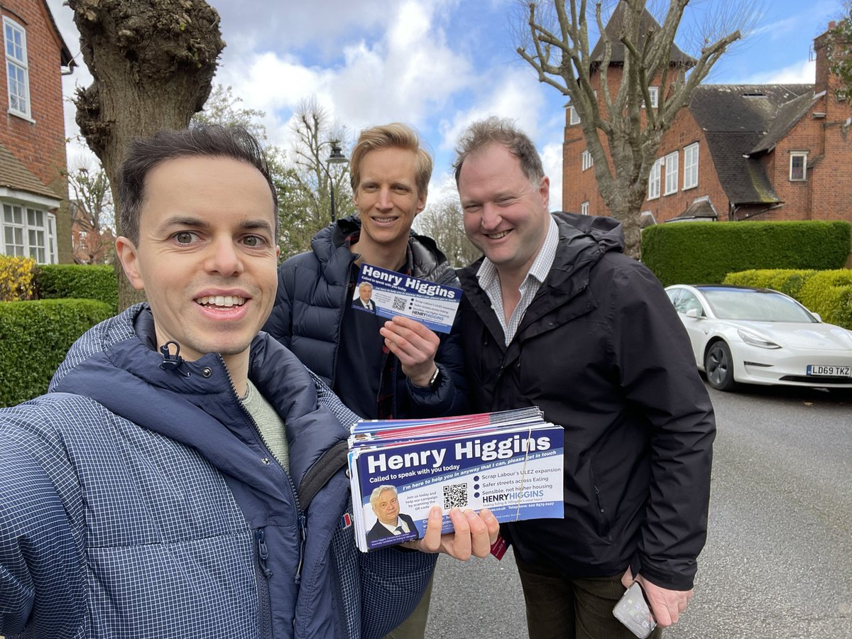 Out in Hanger Hill this morning with @gallantjulian & @jwindsorclive for @Councillorsuzie and @henry4gla - lots of concern regarding crime. Only Susan and Henry have a plan to tackle crime in London with a £200million investment in the police 👮‍♀️ and more CCTV on the tube 🚇
