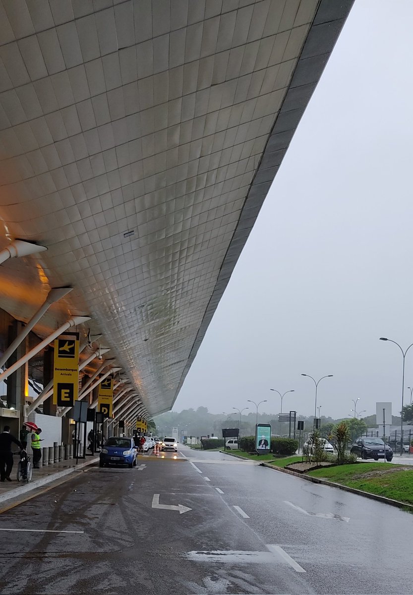 Sexta Feira Santa com muita chuva e frio em Belém do Pará.
Essa é daquelas que vai chover o dia inteiro.