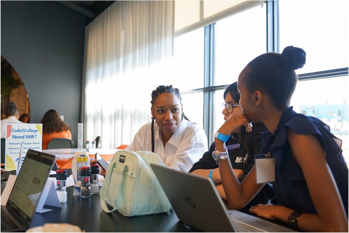 Here's the three-step secret to mentorship . . .
 
1. Showing up
 
2. Being present
 
3. Believing in your mentee
 
Volunteer with Code2College and make a lifelong impact on a student. 

Apply at code2college.org/volunteers
 
#mentorshipmatters
#diversityinSTEM
#girlsinSTEM