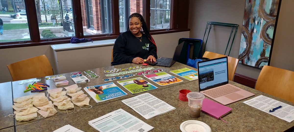 So much fun tabling with @upstreetpgh at @hilleljuc, supporting college students in their mental health journeys as they transition into adulthood!