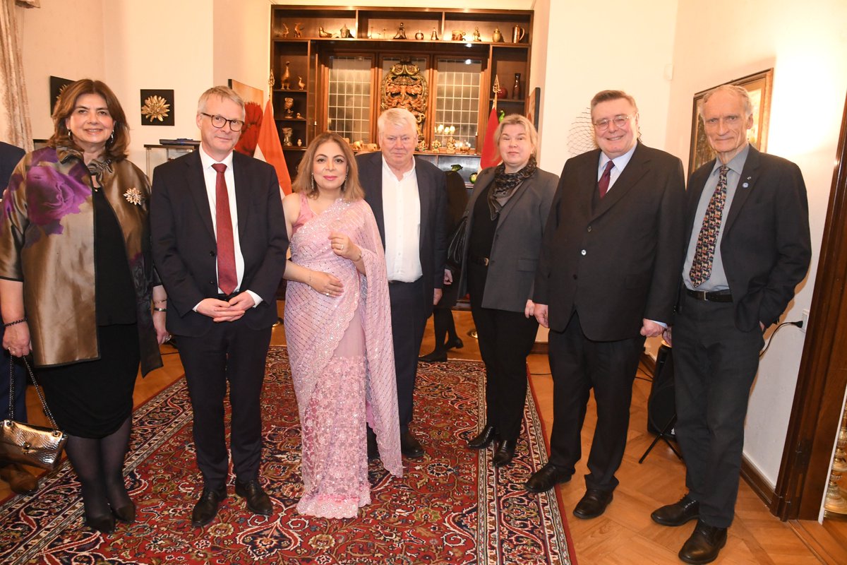 Amb @Pooja_Kapur bid farewell with a reception at India House, graced by @Folketinget Speaker H.E @SoerenGade, fmr Foreign Minister @JeppeKofod, Permanent Secretary @Statsmin Barbara Bertelsen, Permanent Secretary @DanishMFA Jeppe Tranholm Mikkelsen & other distinguished guests.