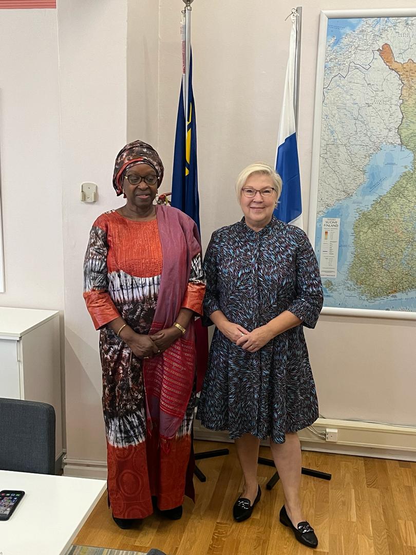 Delighted to meet with Amb. Leena Viljanen of Finland to Namibia to discuss mutual interests, on the sidelines of the 20-year #PSC forum on Women’s Participation and Leadership in Peace Processes in Africa. @FinEmbWindhoek @LeenaViljanen #Sheleadspeace