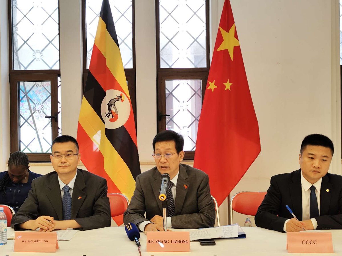 3/3Amb. Zhang said China-Uganda cooperation set a good example of Humanity Community with a Shared Future, with the trade volume keeping increased and balanced, cooperative projects being commissioned and the CSR programs being carried out by Chinese companies.