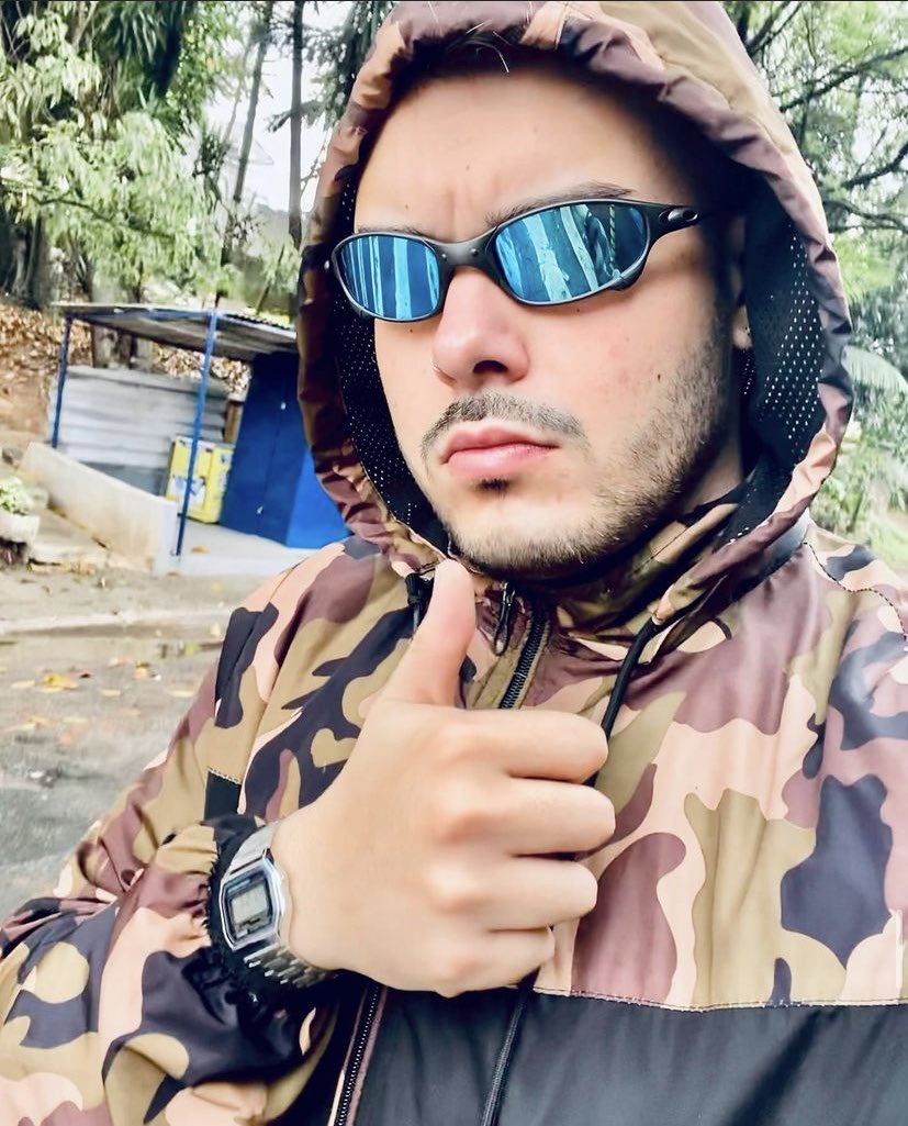 Neto_Dri's tweet image. Estou pronto pro frio e pra te assaltar ❄️