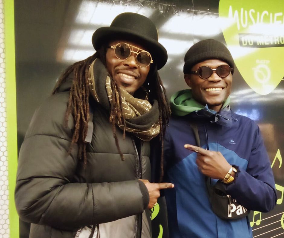 Les rencontres qui donnent de la force ! Merci grand frère <a href="/FaadaFreddy/">Faada Freddy</a> pour ton énergie contagieuse ! De passage sur Paris pour la promotion de sa tournée "Golden cages", je lui souhaite tout le succès qu'il mérite !