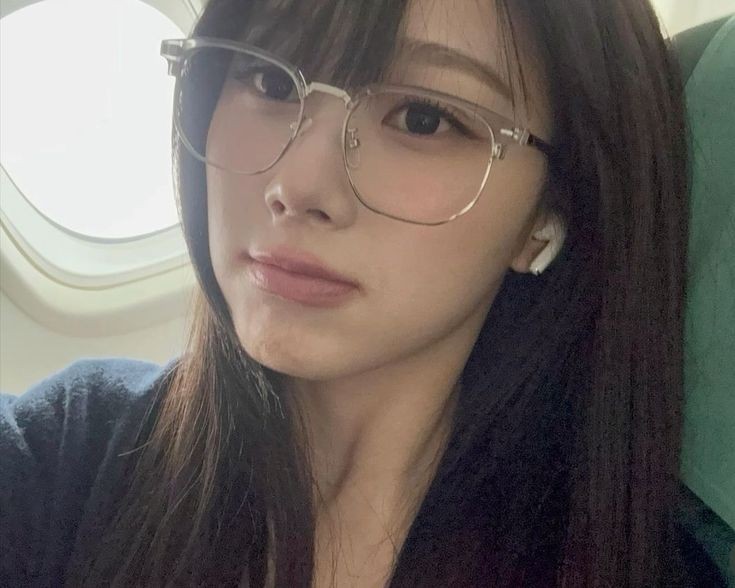 HRJC4FE's tweet photo. [ restarting d1 ]

➻ hii i'm jul, looking for #kpoptwt, #anitwt, #studytwt, @stantwt or any interactive moots (≧ᗜ≦)

— she /her 08, filo
— mains : nct, zb1, svt, enha
     jjk, hq, bllk, mdzs +more
— any fandom will do ૮₍ ˃ ⤙ ˂ ₎ა

♡ likes nd rt are appreciated https://t.co/cyzwNfy2k1