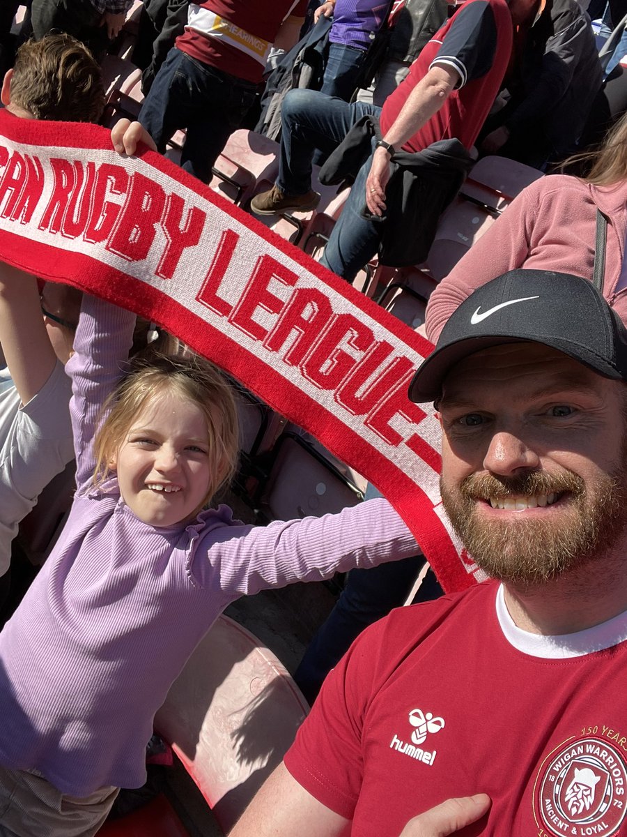 Love Good Friday traditions! 🍒 ⚪️ #simplythebest <a href="/WiganWarriorsRL/">Wigan Warriors 🍒⚪️</a>