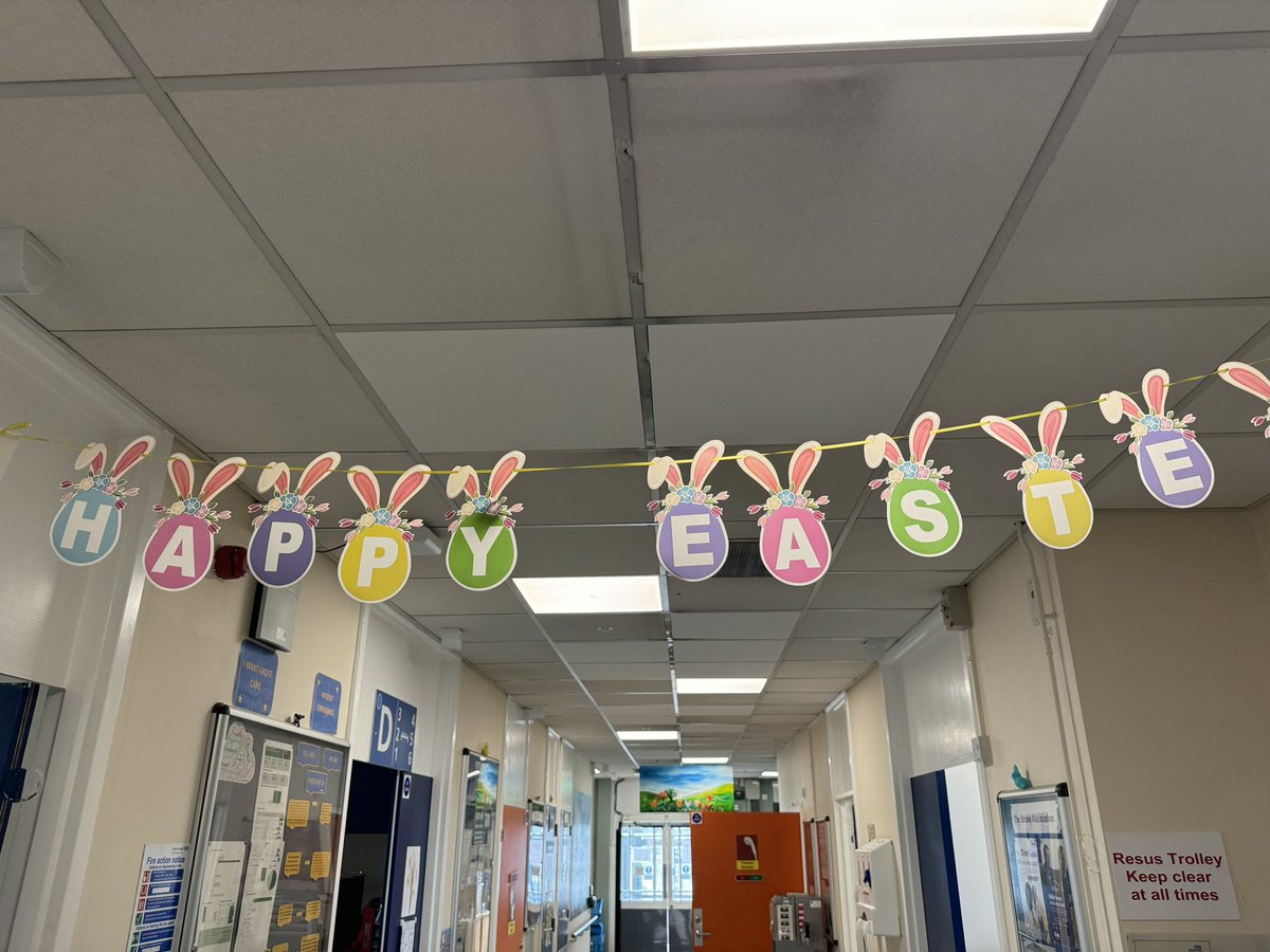 Happy Easter from OSRU. Easter egg hunts in action thanks to our wonderful volunteer Steve! Have a great weekend. @oxfordhealthAHP @OxfordHealthNHS