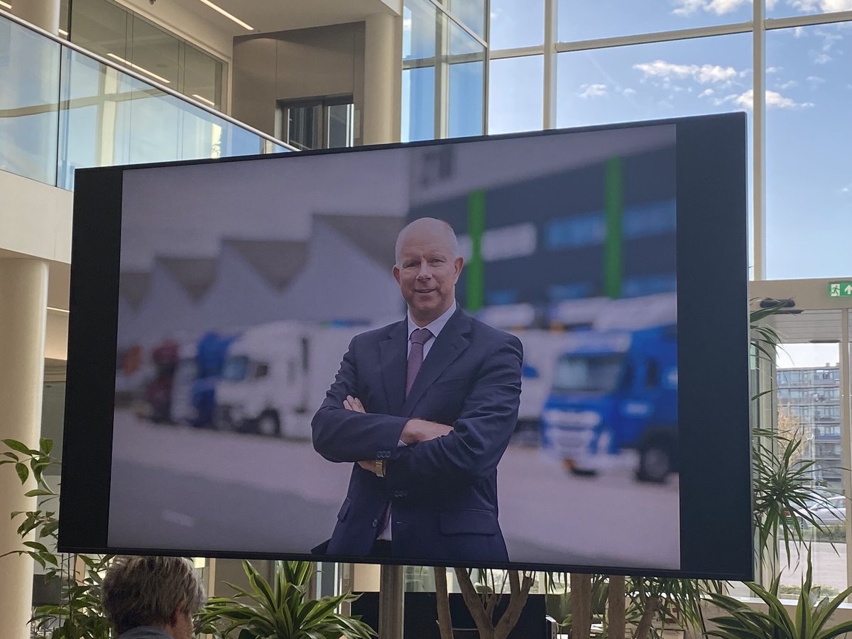 André Schoon tweet media