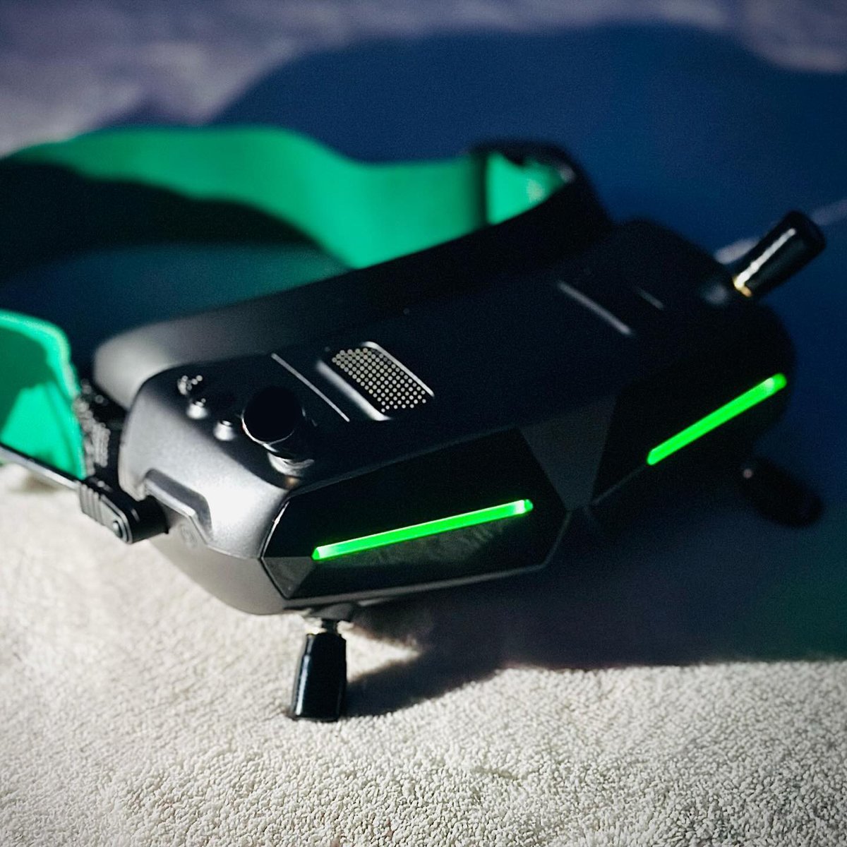 Walksnail_JPN's tweet image. フォロワーの皆さんありがとうございます。
待望のWalksnail、遂に発売決定！

この特別な瞬間を、皆さまと分かち合えること、心から嬉しく思います。皆さまの熱い支援に、心より感謝とお礼を申しあげます。

発売日、特典、そしてその先の冒険に、ご期待ください。#Walksnail