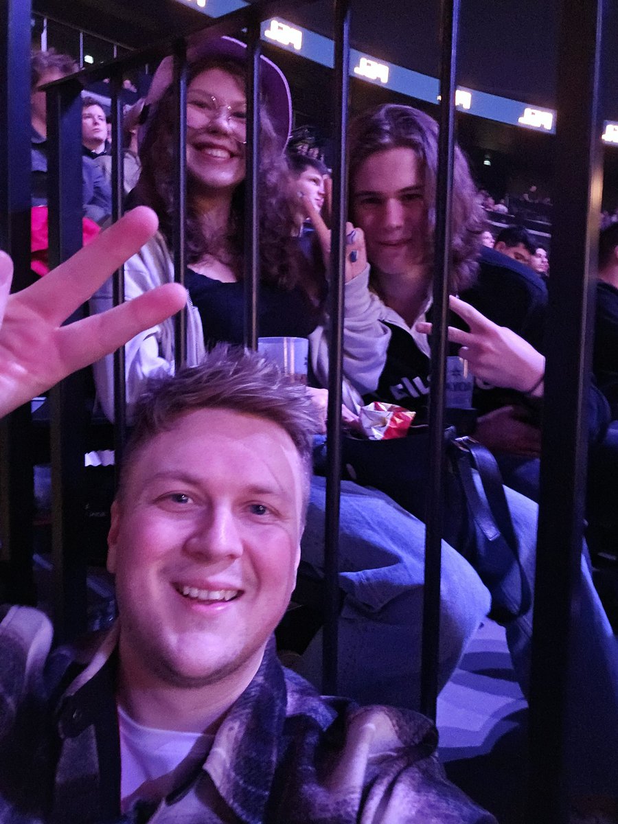 My Pick'Ems might be dead but atleast I had the privilege of meeting <a href="/renyanFPS/">ren</a>