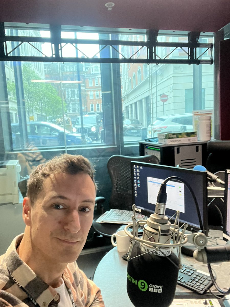 Simon English tweet media