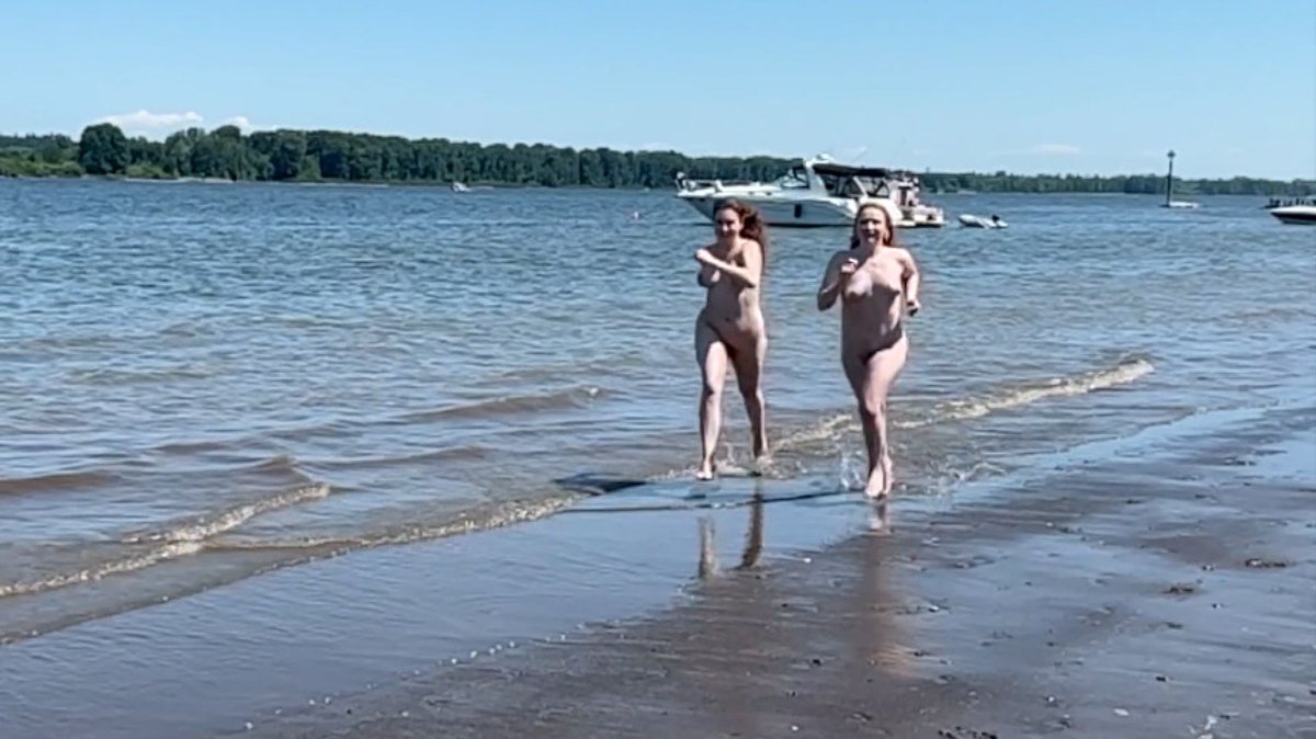 VID SOLD! Bay Watch Ain't Got Nothin' On US 🔥 Check it out! manyvids.com/Video/4837842/… #MVSales @manyvids