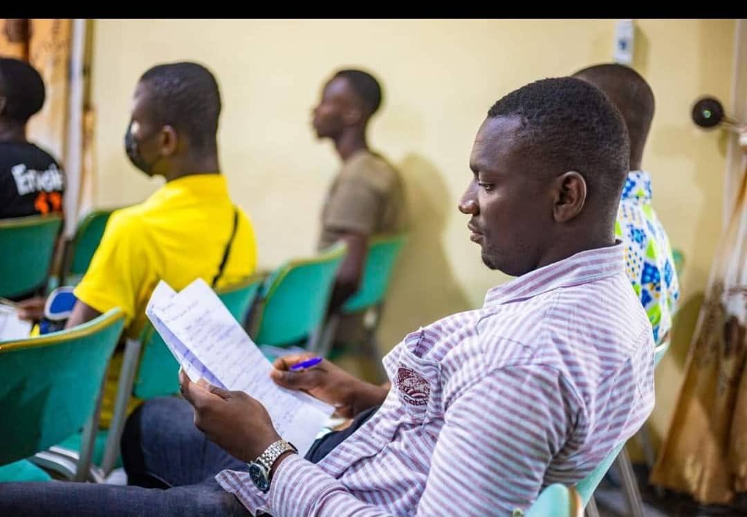 Quel départ brusque ! Quel vide laissé ! 
Notre coordo, chargé de la gestion de la communauté U-Report Abobo s'en est allé. 

Merci pour ta disponibilité et pour le don de soi que tu savais mettre à la disposition des autres. 

Adieu coordo Joel Yeo. Merci pour tout ! 🕊️