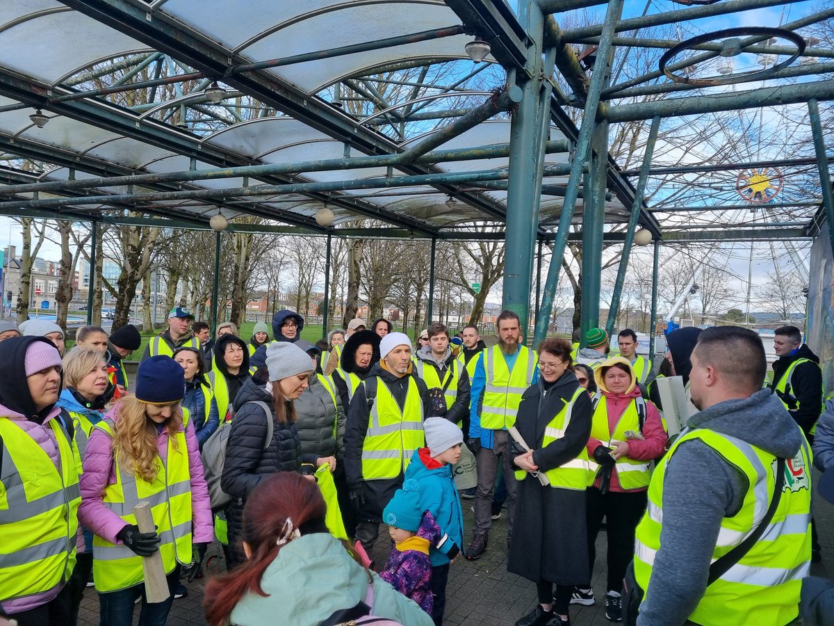 Just some of the wonderful Ukrainian volunteers who joined us at Arthurs Quay for #TLC9 this morning. Well done all and Dyakuyu! #TeamLimerickCleanup