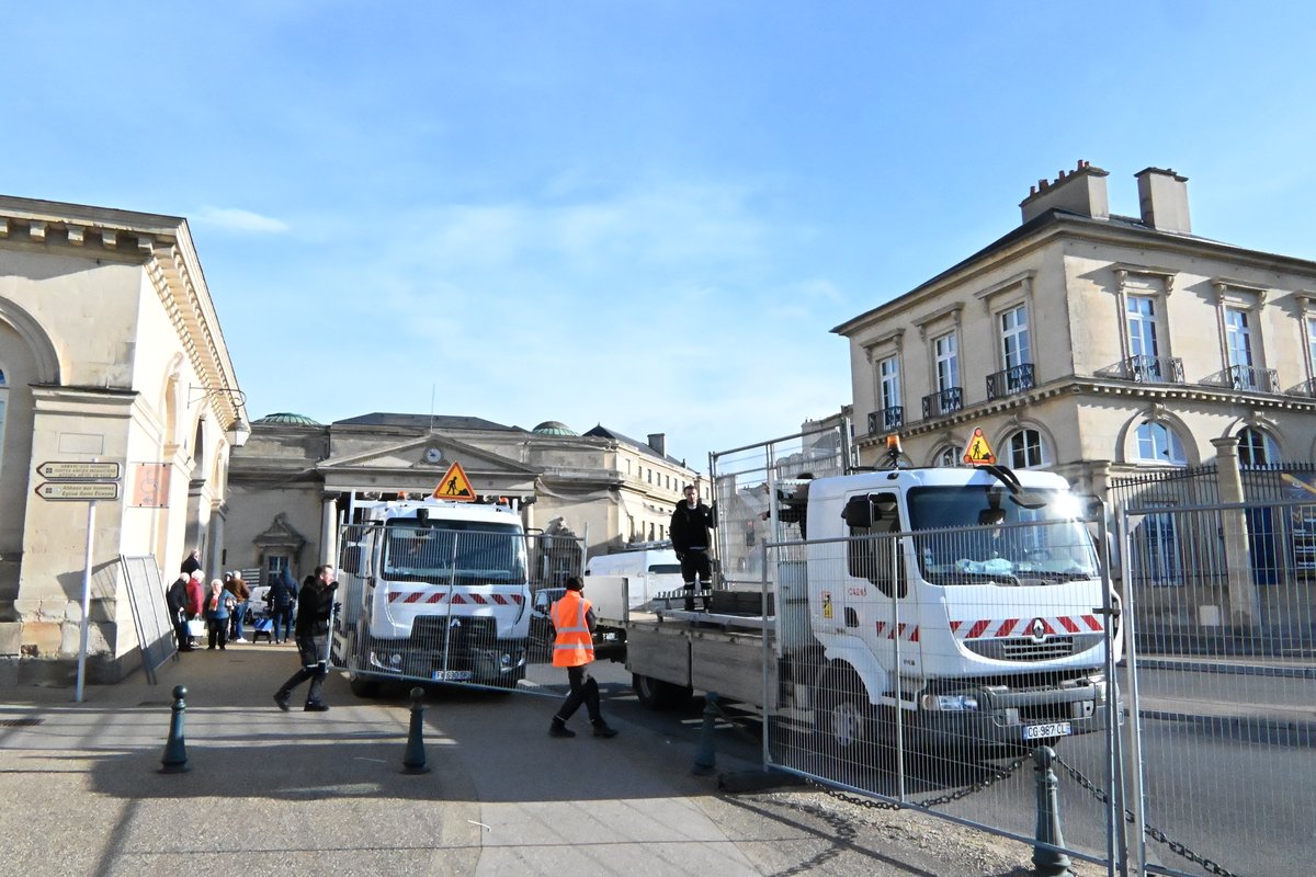 Merci à tous les agents de la Ville et de <a href="/Caenlamer/">Caen la mer</a>, le personnel de la Police Municipale, de la <a href="/PoliceNat14/">Police nationale 14</a> et  de la <a href="/Gendarmerie_014/">Gendarmerie du Calvados</a> pour leur efficacité avant, pendant et après le <a href="/CarnavalCaen/">Carnaval Étudiant de Caen</a> 🙏