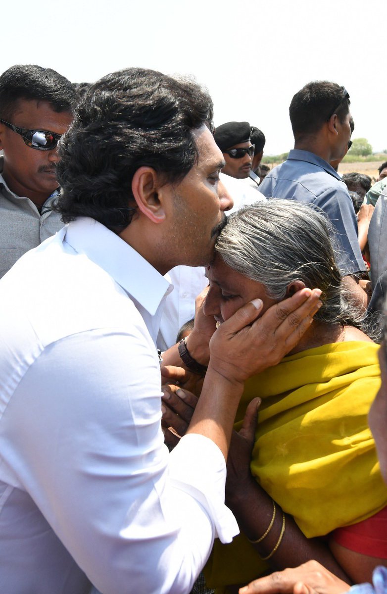 MeeBidda's tweet photo. Ippudu start ayindi asalaina yatra.

#SiddhamBackfired https://t.co/YK2U0IYLjx