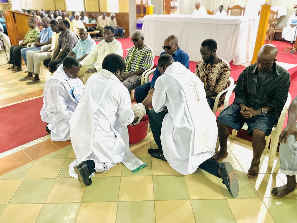 Holy Thursday Mass Pictorials 
The commemoration of the Last Supper of Our Lord Jesus Christ. 
We celebrated the institution of the priesthood, the institution of the Eucharist, and the commandment of Love, “Love your enemies, and pray for those who persecute you” 

#Lent2024