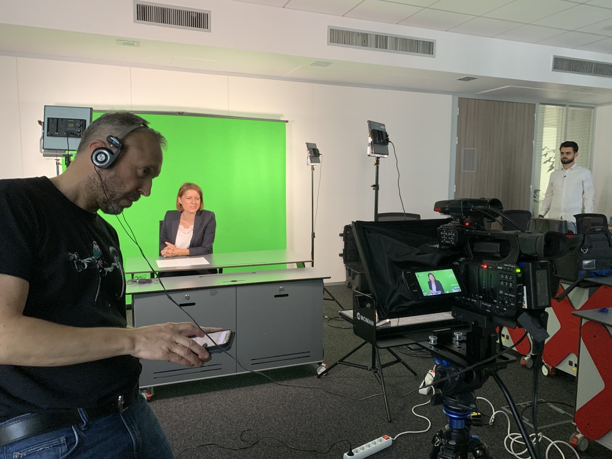 📽️ [𝐌𝐀𝐊𝐈𝐍𝐆 𝐎𝐅] Silence … ça tourne !

Cette semaine, notre #studio est opérationnel pour tourner des #JT, essentiels à nos exercices de #crise pour immerger les participants dans la crise et renforcer la pression médiatique.
