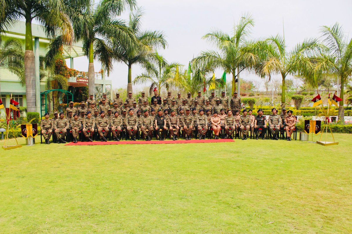 Lt Gen Daljit Singh #DGAFMS
visited #MilitaryHospital #Bhopal on 29th March. He lauded the hospital for successful creation of Early Intervention Centre & continued efforts toward giving hope to the couples with #infertility through #ARTcentre. He complimented the efforts of