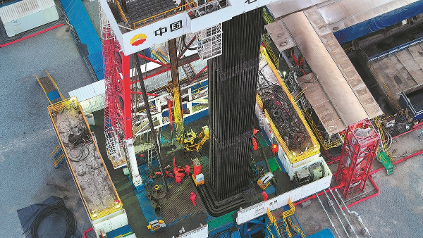 ChinaMarvels's tweet image. On March 4, China achieved a major breakthrough in deep-Earth exploration with the drilling of a superdeep borehole in the Xinjiang Uygur autonomous region, reaching a depth exceeding the 10,000-meter mark. #ScienceMilestone @Visit_Xinjiang 👉brnw.ch/21wIkN9