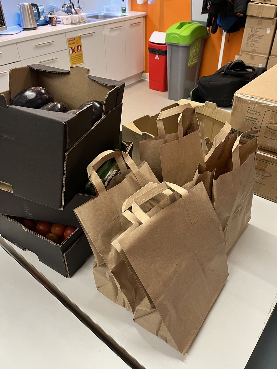 As #Ramadan continues, we want to ensure that everyone within our community has the means to break their fast with something nourishing🌙 That’s why we’ve been handing out food parcels for visitors to take away during this sacred time💛