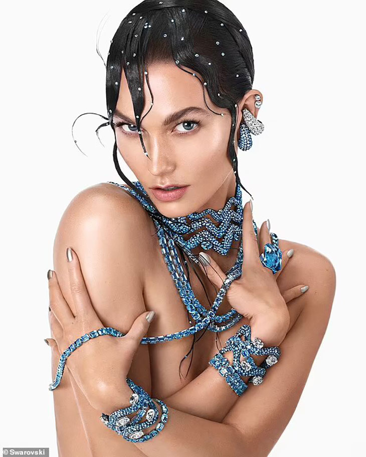 designscene's tweet image. Discover #Swarovski SS24 campaign captured by photographer #StevenMeisel starring #IrinaShayk, #KarlieKloss and more: designscene.net/2024/03/swarov…

Photo Courtesy of Swarovski