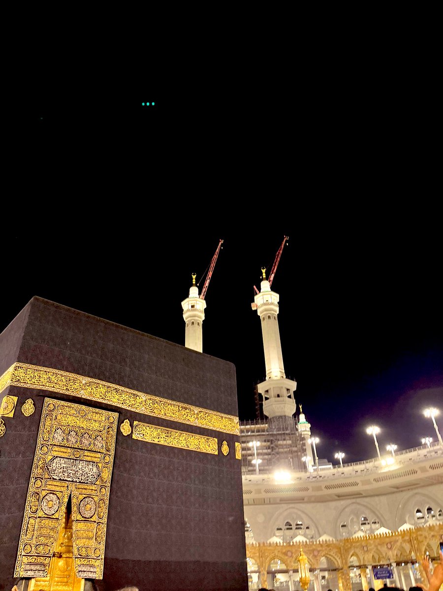 __ialsadoon's tweet photo. الحمدلله طاَب اللقاء وقُرت العُيون ، الحمدلله الِذي بَلغني هَواء مكة وسَكينتهَا ورزقنِي عُمره ، الحمدلله على التمام، ربي استودعتك ادعية فاض بها قلبي فاستجبها و لا تدع ذنباً الا غفرته 🤲🏻♥️ https://t.co/yPe1LJ6v2m
