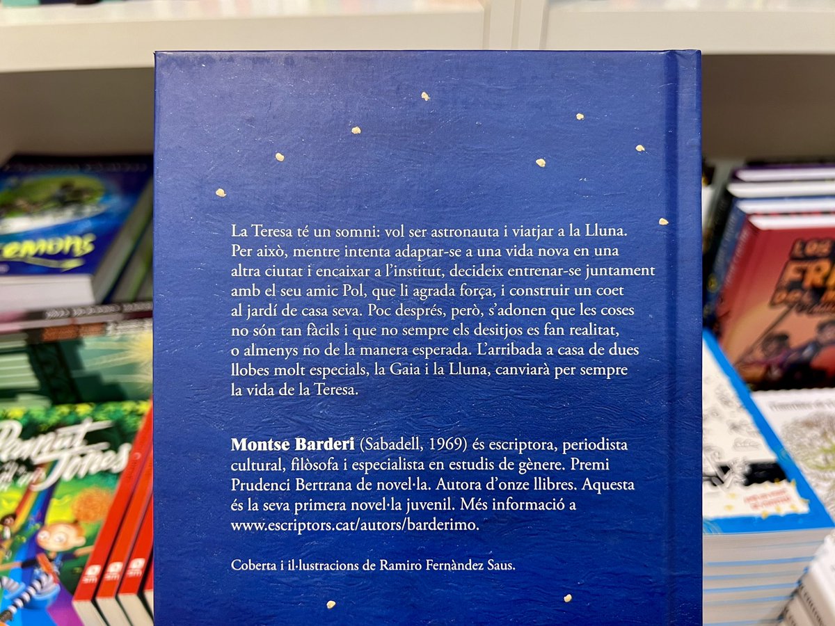 📖👍 L'escriptora sabadellenca @montsebarderi ha publicat la seva primera novel·la juvenil, 'La Teresa se'n va a la lluna'. I que a més està il·lustrada per l'artista, també sabadellenc, Ramiro Fernàndez. Un llibre 100% de #Sabadell!

Enhorabona, Montse! ❤️