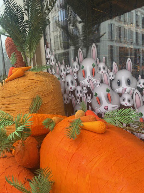 9hertfordstreet's tweet image. Such a fun Easter display at Hedonism Wines!

📸 © 9 Hertford Street

#happyeaster #easterinlondon #easterdecorations #eastershopdisplay #hedonismwines #mayfair #london