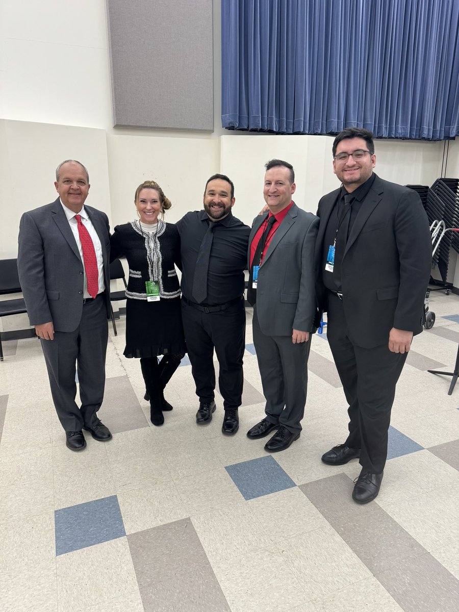 ajdenis's tweet photo. What an experience traveling with our Creekview Wind Symphony and Percussion Ensemble! They represent the best of CFB and Creekview High School! @SulakCFB @CreekviewBA @CreekviewLeads @JALaPumaCFB @lancehamlin @CarrolltonTX @CFBISD https://t.co/uNW2NT7vnr