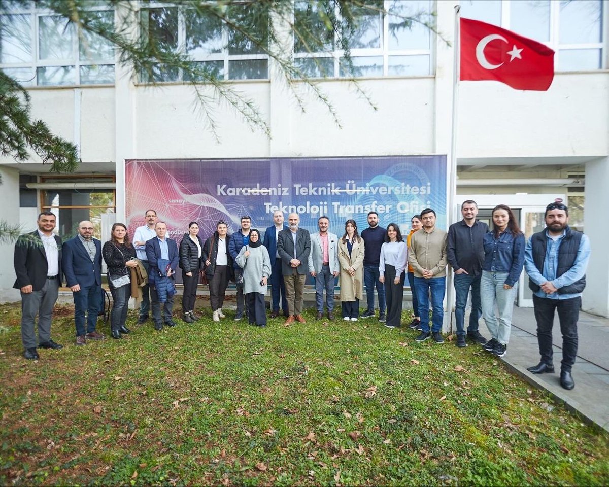 SMARTNET Global İş Birliği Toplantısı Türkiye’de start-up ve girişimcilere deneyimleriyle yol gösteren Smart NET Projesi’nin girişimcilik ekosistemindeki aksiyonlarının değerlendirildiği işbirliği toplantısı Trabzon’da @tcktu1955 bünyesinde gerçekleştirildi.