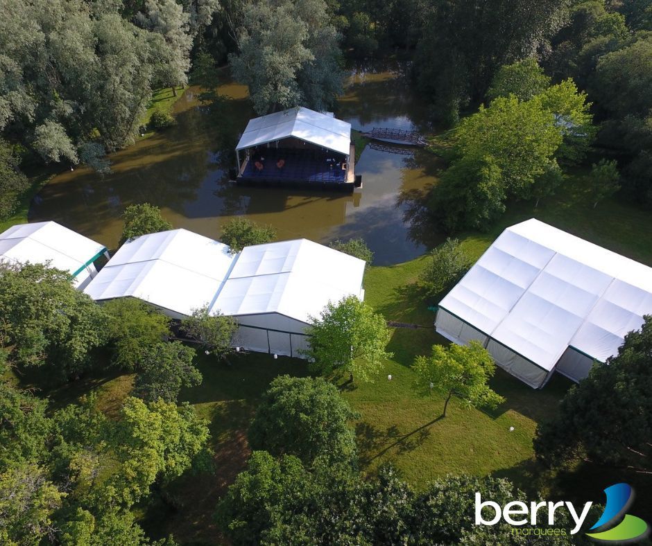 berrymarquees's tweet photo. Let the beauty of the water and the excellence of our structures elevate your event to new heights. 

#WaterfrontEvents
#ElegantGatherings
#MarqueeMagic https://t.co/HhryF5RqfY