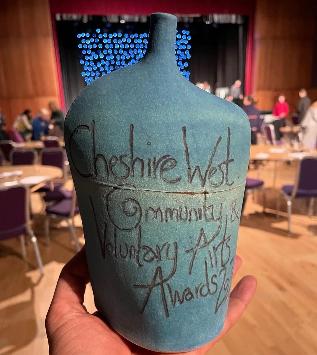 Excellent news! The first ever hand over of our North End Sketch Club model to Ellesmere Port into the safe hands of local resident, Debi Jones and Phil at @theatreporto has just won an award! Great legacy, very proud 👏 #northendsketchclub #theportsketchclub