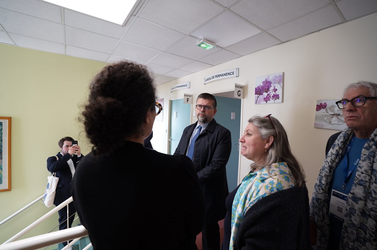 👩‍🍼En marge du #CongresUnccas, <a href="/luccarvounas/">Luc Carvounas</a> visite, au côté de <a href="/Flothibaudeau/">Florence Thibaudeau</a>, le dispositif Maternités précoces du CCAS initié par <a href="/LH_LeHavre/">Le Havre</a>, qui vise à accompagner les jeunes adultes dans leur parentalité.
2⃣1⃣ jeunes parents, âgés de 15 à 19 ans, y sont accueillis.