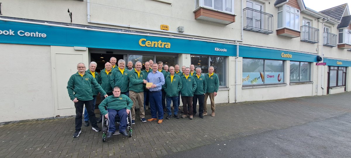 Kilcoole Mens Shed are looking sharp - Ian in @Centra Kilcoole has very kindly sponsored our fleeces. Thank you for your generous donation 👍 #menssheds #menshealth #community