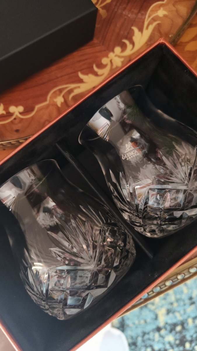 Anyone interested in doing some Easter glassware shopping, here's the link to these beautiful @GlencairnGlass Mixing glasses. They are perfect for cocktails or serving gin or other spirits. glencairn.co.uk/product/cut-gl… *affiliate