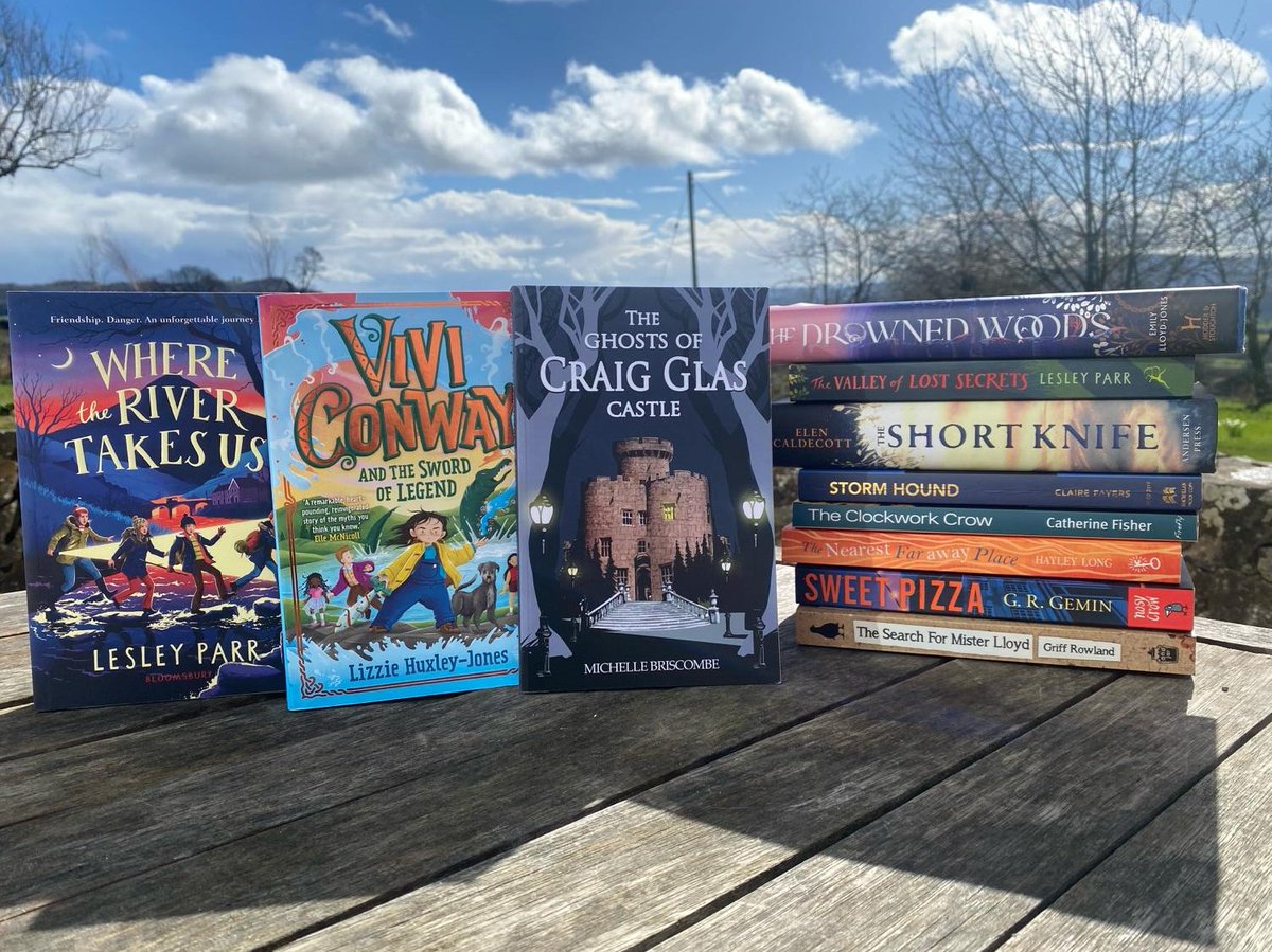 The Tir na n-Og Award shortlist has been announced! An award for a children's book with an authentic Welsh context. 3 titles aim to join the pile of recent winners.
#TheGhostsofCraigGlasCastle
#ViviConwayandtheSwordofLegend
#WhereTheRiverTakesUs
#TNNO2024