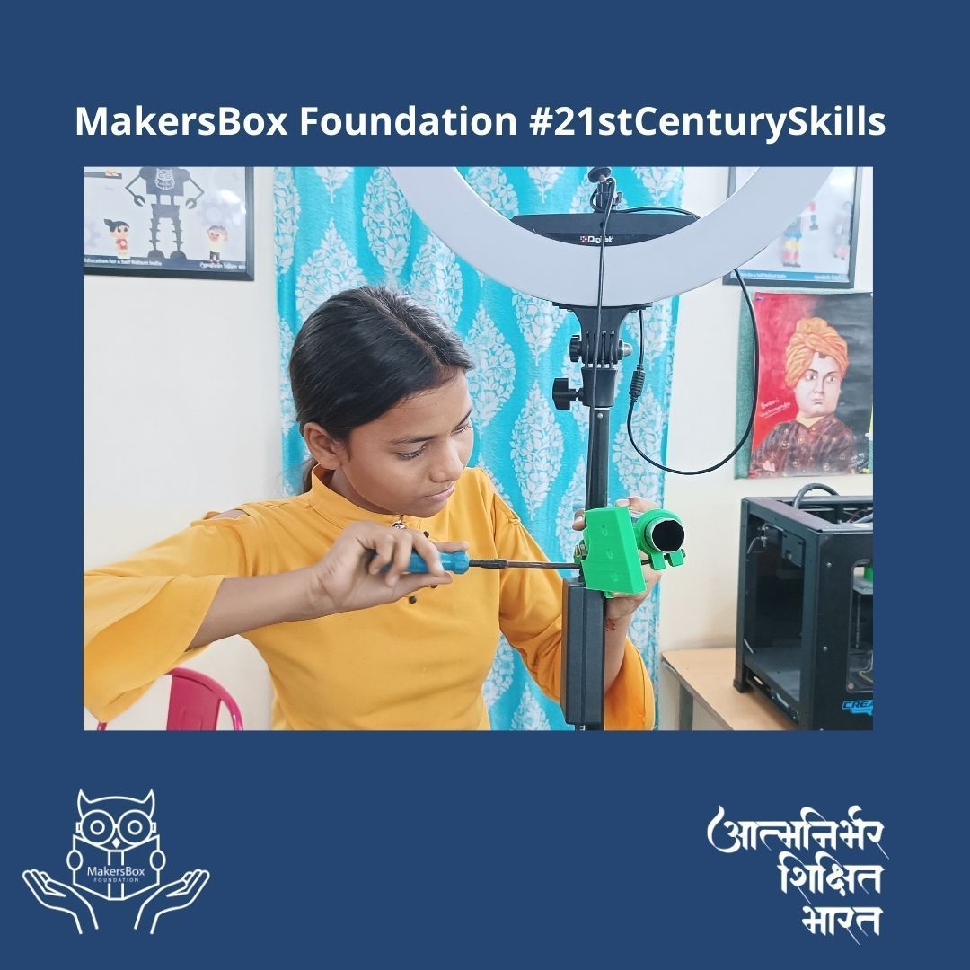 MakersBoxORG's tweet image. Meet Himanshi, She&apos;s engineering a movable camera stand at #Makersbox, perfect for adjusting the ring light while recording. With her ingenuity and determination, she&apos;s lighting up the path for seamless content creation #InnovativeEngineering #ContentCreation  #IngenuityInAction
