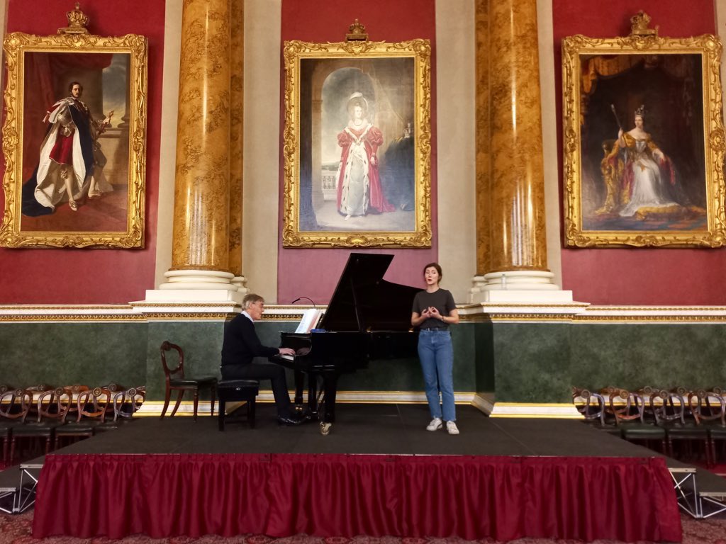 Thanks to Daniel @CityMusicF for the awesome pre-recital photo earlier this week @GoldsmithsCo - and thank you to our wonderful audience. Sadly I did not get to wear my jeans for the performance…this time…An afternoon to treasure with @roger_vignoles! ✨ #GoldsmithsHall